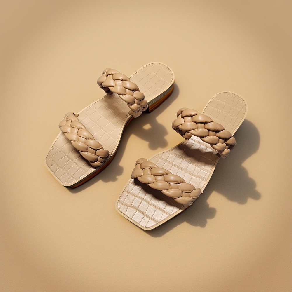 NWOT Size 9 Tan Braided Slides